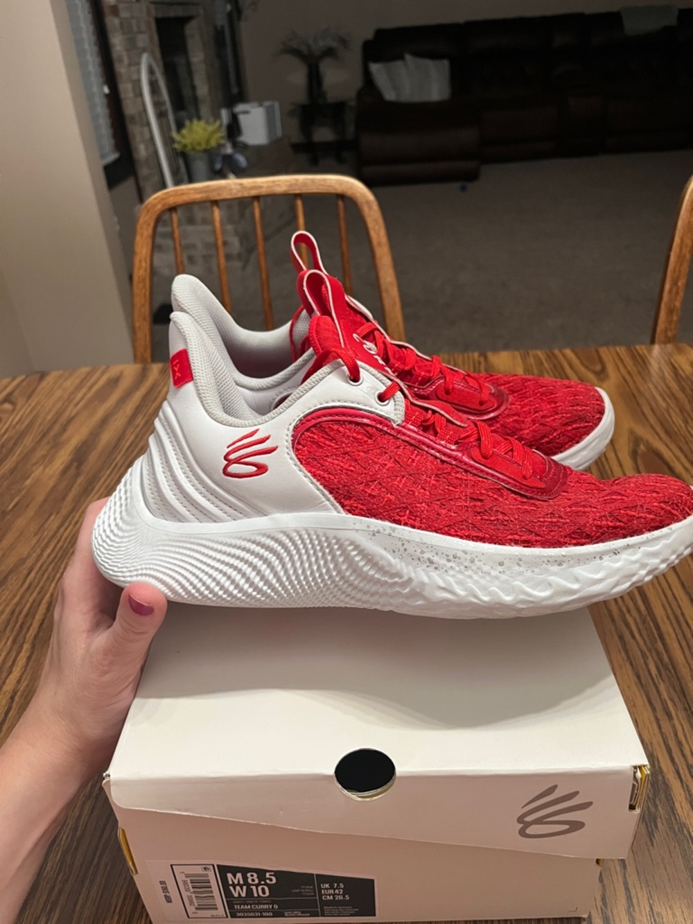 UA Team Curry Sneaker - Picture 3 of 10